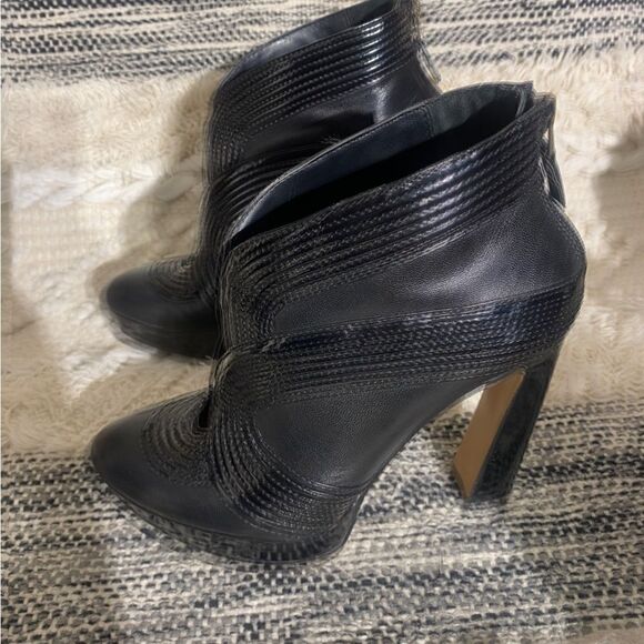 MRKT Women's Size 8.5 Leather Boots Black - Picture 2 of 8